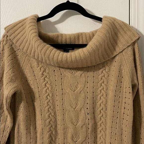 Banana Republic Womans Lambs Wool Cowl Neck Cable Knit Caramel Sweater Sz Medium - Picture 3 of 10